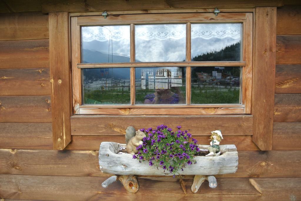 Pension Hof Zur Stilli Apartment Davos Exterior foto