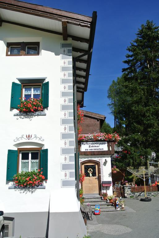Pension Hof Zur Stilli Apartment Davos Exterior foto